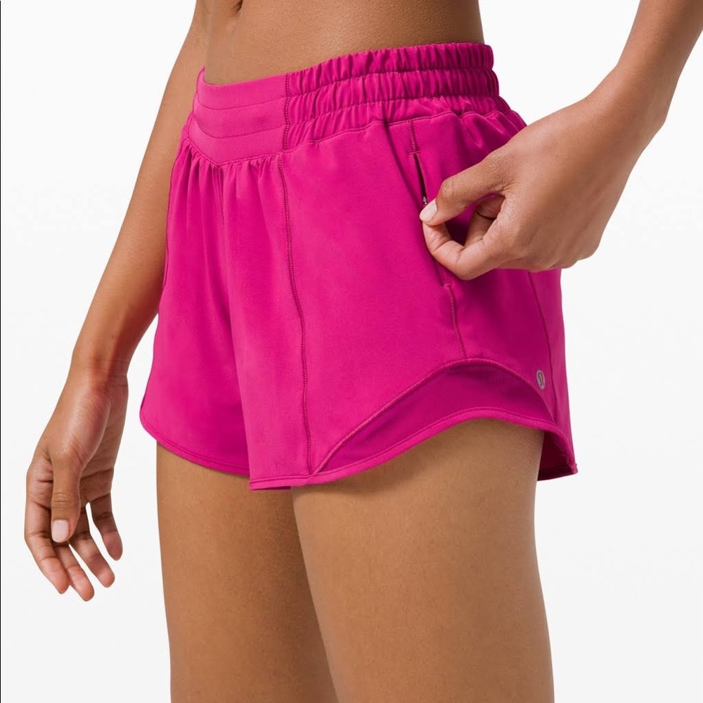 Lululemon Hotty Hot Short II 2.5” Fantom Fuscia, Size 4